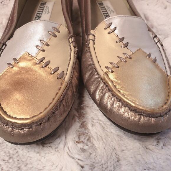 TROTTERS LEATHER GOLD PATCHWORK LOAFERS SIZE 7 - Picture 3 of 7